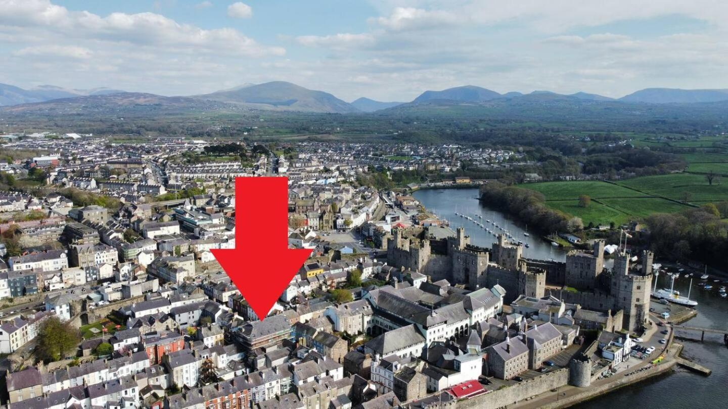Pass The Keys Apartment 3 Old Conservative Club In Historic Town Caernarfon Exterior foto